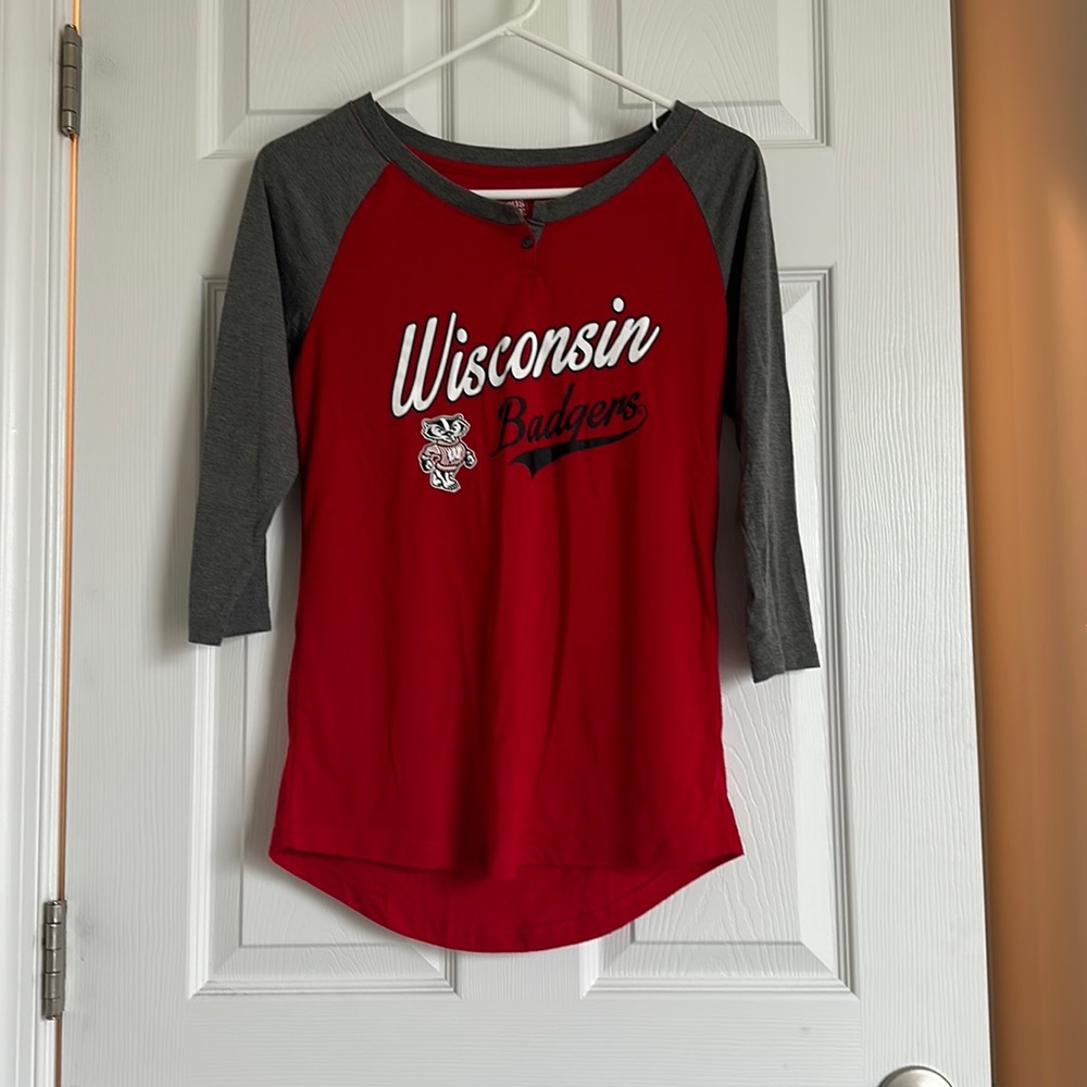 Wisconsin Badgers 3/4 sleeve shirt